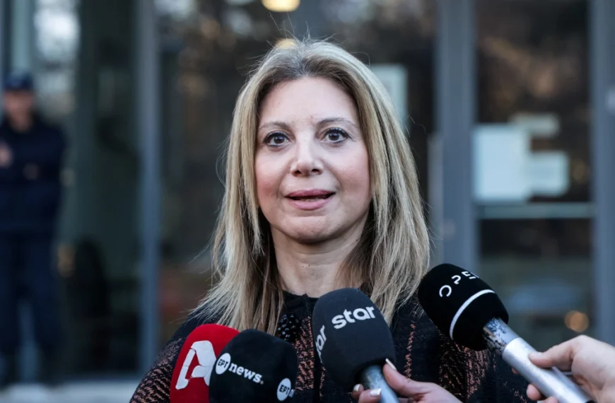 Καρυστιανού: Ο Μητσοτάκης να ενημερώσει τους πολίτες για τη συνάντηση με Ερντογάν – Ιστορικά ντροπιαστική τεμενάδα η συμφωνία των Πρεσπών