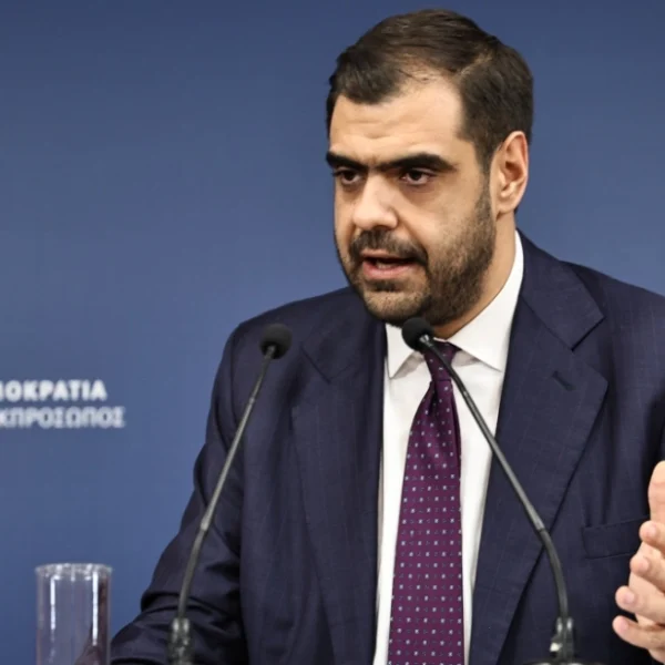 Μαρινάκης κατά Βενιζέλου: Οξύμωρο να κατηγορεί την κυβέρνηση για αναθεωρητικό λαϊκισμό ο εμπνευστής του αμελητί