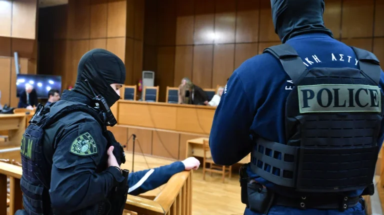 Αυλαία στη δίκη της Χρυσής Αυγής στο Εφετείο, 13 χρόνια στο διευθυντήριο της οργάνωσης