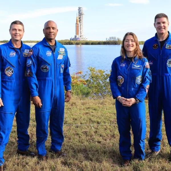 Οι 4 της Artemis II που θα αλλάξουν την ιστορία της Σελήνης: Ο μονογονέας διοικητής, ο «παντογνώστης», ο Καναδός με τα μενταγιόν και η μοναδική γυναίκα