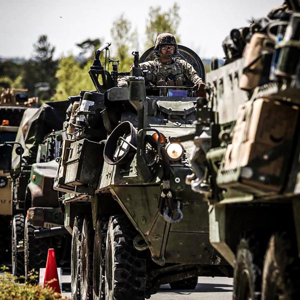 Τραμπ: κλιμακώνει την κόντρα με τον Μερτς και αποσύρει 5.000 στρατιώτες από τη Γερμανία: Τι σημαίνει για NATO και Ευρώπη