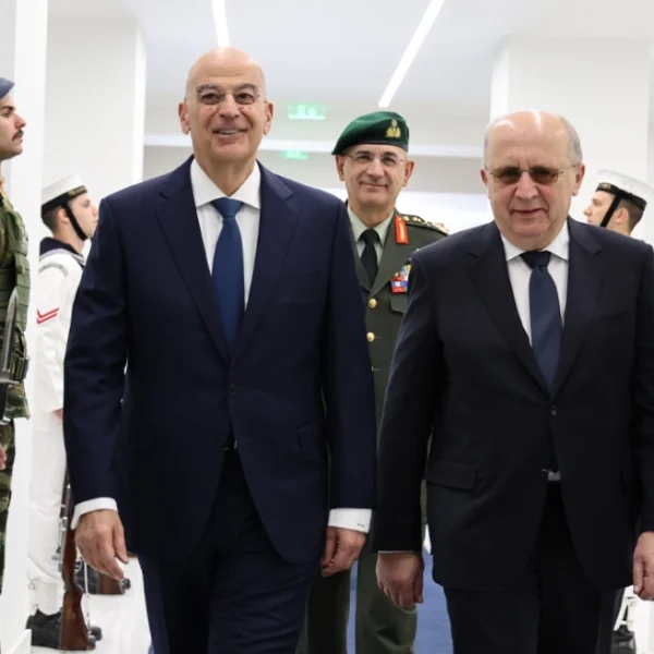 δένδια