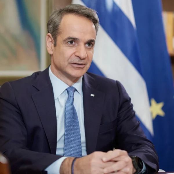 Μητσοτάκης: Οι 13 νέες «απάτητες παραλίες» από τη Λήμνο, την Κρήτη ως τη Λευκάδα – Η αναφορά στη Μαρίκα, για τη γιορτή της μητέρας