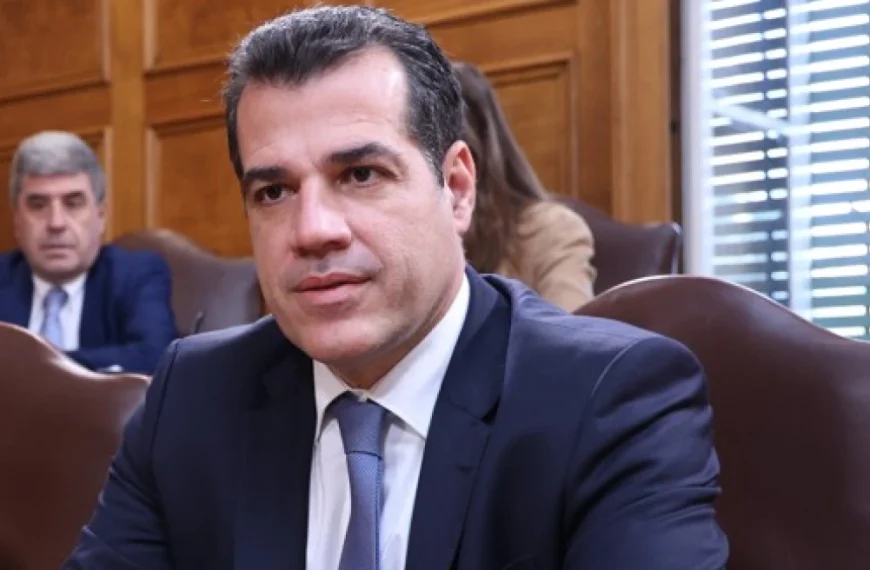 πλεύρης