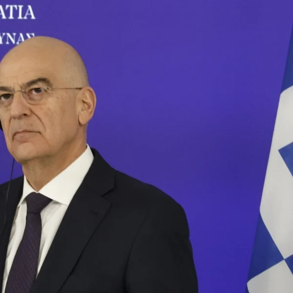 «Δεν υπήρξε καμία παρενόχληση στο αεροσκάφος του Δένδια», ισχυρίζεται η τουρκική προεδρία
