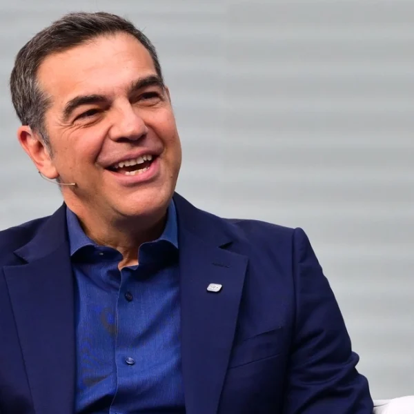 Τσίπρας για «δίπλωμα οδήγησης»: Αν κάποιος δεν θα μπορούσε να οδηγεί ούτε πατίνι είναι ο κ. Μητσοτάκης