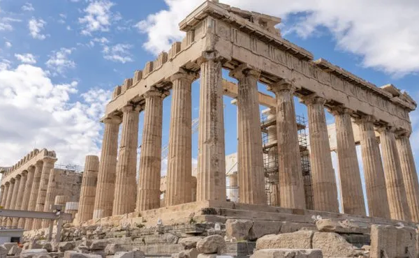 Hellenic Heritage: Τι προβλέπει το νομοσχέδιο και γιατί η κυβέρνηση απορρίπτει τους ισχυρισμούς περί «ξεπουλήματος» των μνημείων