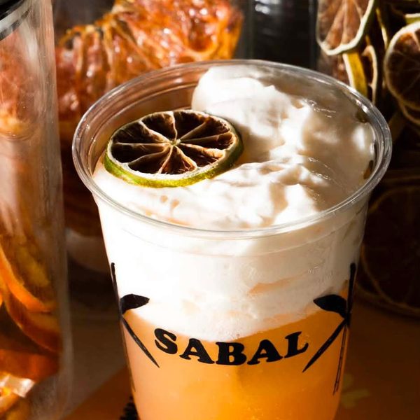 Sabal All Day Bar: Το στέκι που έχει κάνει τον καφέ και το brunch «όνειρο» στα Δυτικά