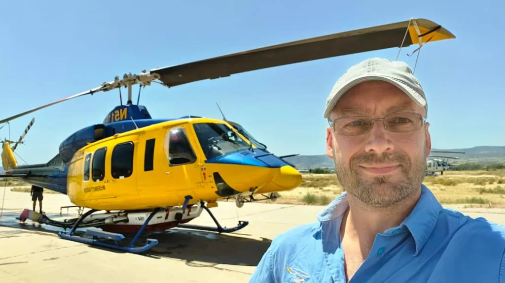«Ήταν πολύ περήφανος για το ελικόπτερο»: Η ιστορία του Δανού πιλότου που σκοτώθηκε στη Δυτική Αττική και η τελευταία φωτογραφία πριν τη μοιραία πτήση ελικ όπτερο