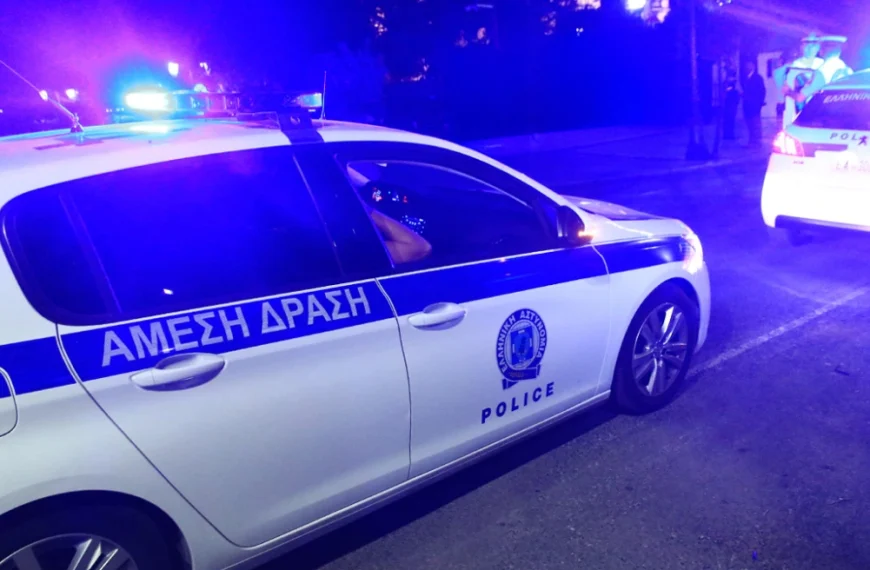 Άγιος Δημήτριος: Σοκάρει η επίθεση σε 18χρονο: «Του κάρφωσε το μαχαίρι στο κεφάλι», λέει ο πατέρας του
