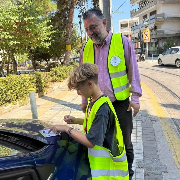 Γιάννης Φωστηρόπουλος: «Μικροί τροχονόμοι» στο Παλαιό Φάληρο για την Ευρωπαϊκή Εβδομάδα Κινητικότητας