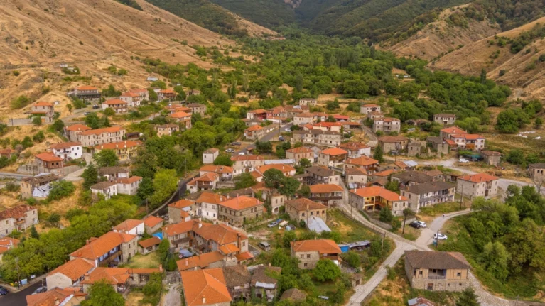 Επιδότηση έως 10.000 ευρώ για νέα αρχή στην Περιφέρεια: Ποιοι μπορούν να πάρουν τα χρήματα και πότε ανοίγουν οι αιτήσεις