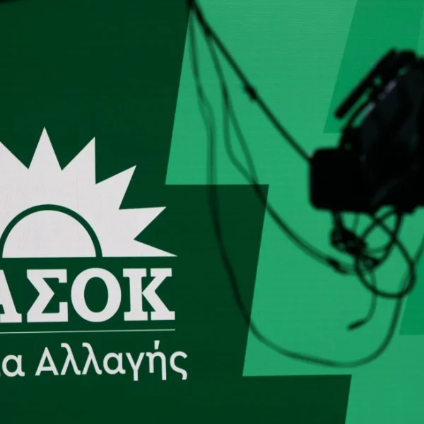 Νέα ένταση στο ΠΑΣΟΚ μετά τη δήλωση Πάνα για συνεργασία με το κόμμα Τσίπρα: Στο μικροσκόπιο οι νέες δημοσκοπήσεις