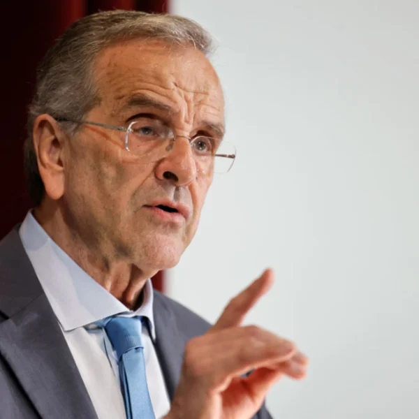 ΝΔ – Σαμαράς: Ξεκίνησε η ανοιχτή πολιτική σύγκρουση: Τα «καρφιά», το ΛΑΟΣ και τα σενάρια για την επόμενη ημέρα