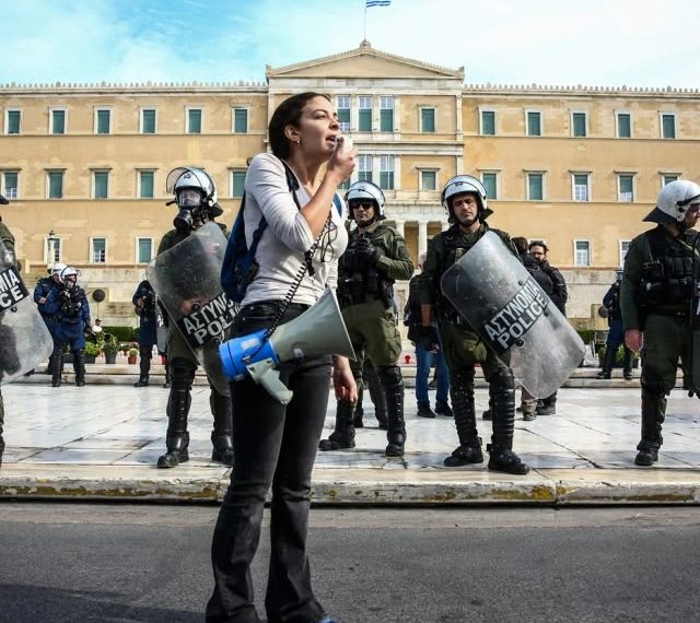 Κινητοποιήσεις: Σε επιφυλακή η κυβέρνηση: Η σύσκεψη Μητσοτάκη με Χρυσοχοΐδη και το μήνυμα «η Ελλάδα δεν θα γίνει Γαλλία»