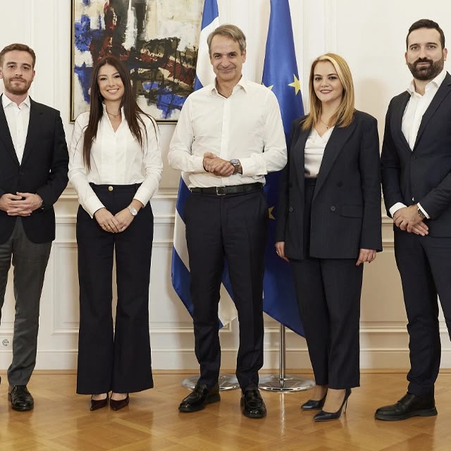 Νέα Δημοκρατία: Τέσσερις νέοι αναπληρωτές εκπρόσωποι Τύπου: Ποιοι είναι και τα βιογραφικά τους
