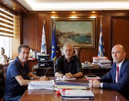 Συνάντηση του Δημάρχου Πειραιά Γιάννη Μώραλη με τον νέο Πρύτανη του Πανεπιστημίου Πειραιώς, Δημοσθένη Κυριαζή
