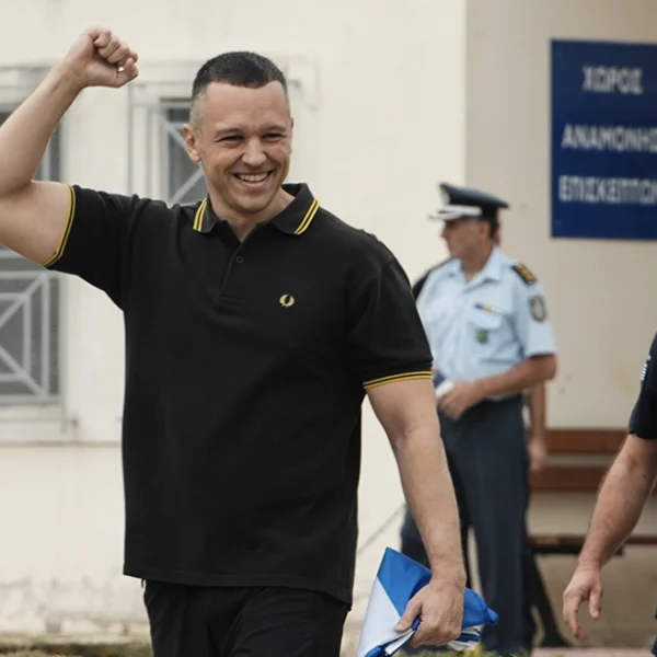 Η αντίδραση του Ηλία Κασιδιάρη για την ανάρτηση του Δημήτρη Γιαννακόπουλου με το πρόγραμμα της Συμμαχίας Ελλήνων