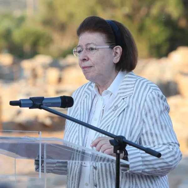 Μενδώνη