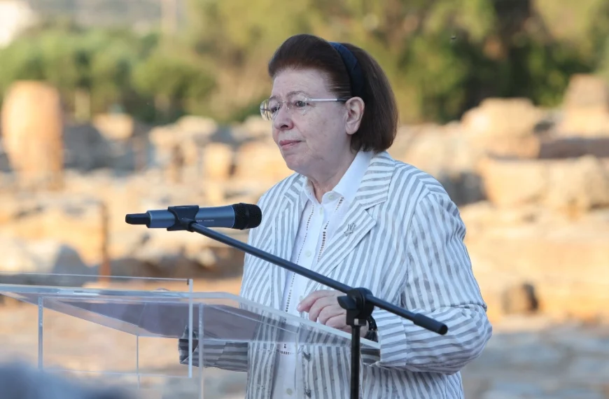 Μενδώνη