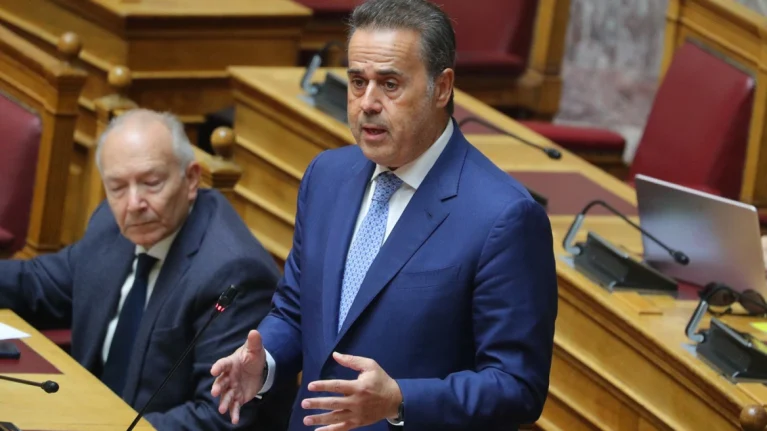 Παπασταύρου για δημοσίευμα WSJ: Δεν τέθηκε ποτέ ζήτημα πίεσης ή απειλής της χώρας μας
